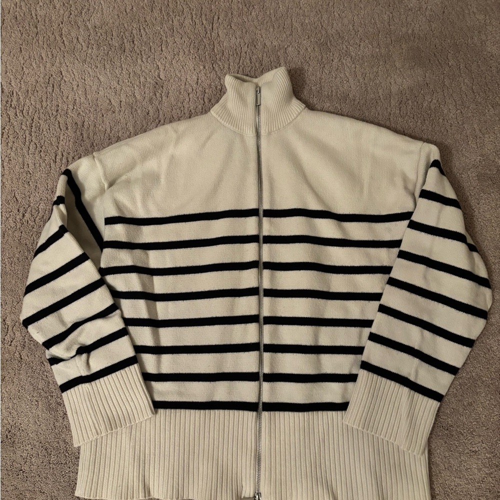 Zara Women’s  Zip-Up Sweater in Cream and Blue